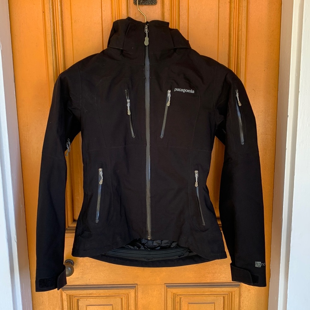 Patagonia Women’s XS H2No Ski Jacket with removable hood. Color Black